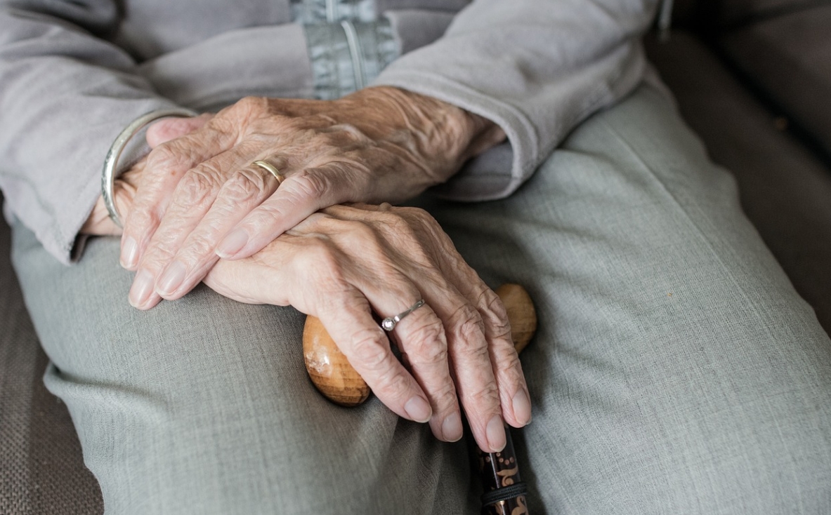 Starzenie się umysłu: demencja starcza – objawy, przyczyny i metody leczenia