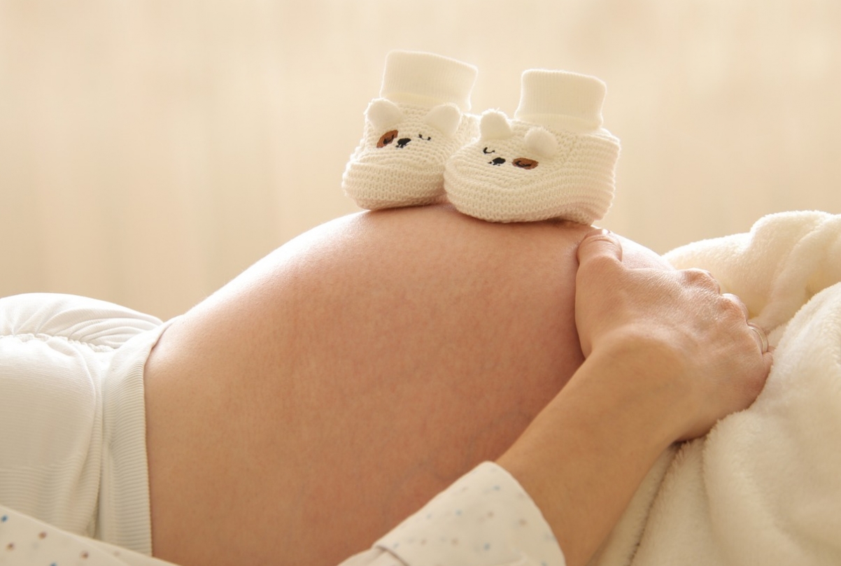 Obrzękowe dolegliwości w okresie ciąży – przyczyny, symptomy oraz metody leczenia
