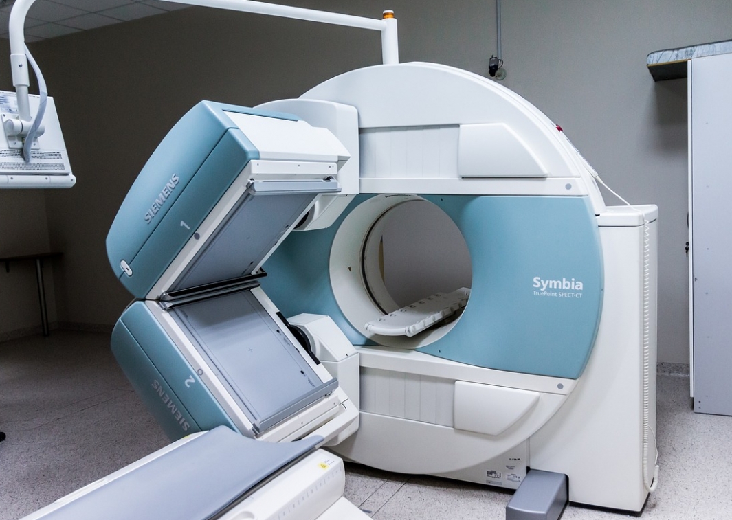 Porównanie i wybór między tomografią komputerową a rezonansem magnetycznym